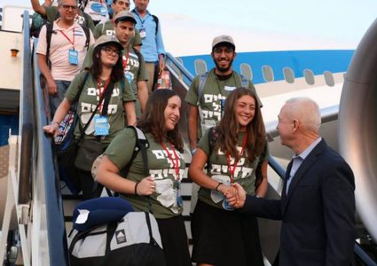 دولة الاحتلال تستقبل 200 مستوطنٍ من أميركا وبريطانيا