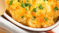 صينية بطاطس بالجبن شهيّة