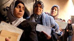 هل فصلت "الأونروا" "كرت المؤن" للاجئين؟