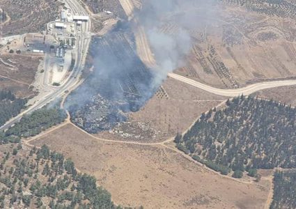 الاحتلال: حريق ضخم قرب مستوطنة غوش عتصيون