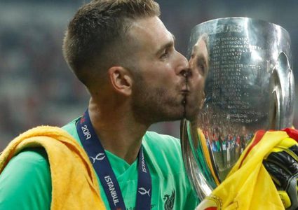 حارس ليفربول الجديد يخطف الأنظار