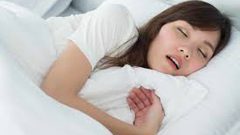 عادات تفعلها قبل النوم تزيد من وزنك بصورة خطيرة