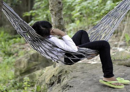 كمبودية بعمر 10 أعوام ولكن بوجه مسنة!