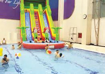 احتياطات النزول للمسبح