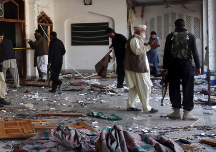 مقتل شقيق زعيم "طالبان" في تفجير بباكستان