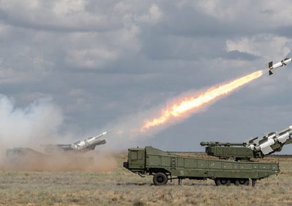 الدفاع السورية تتصدى وتدمر هدفا معاديا في منطقة مصياف بريف حماة