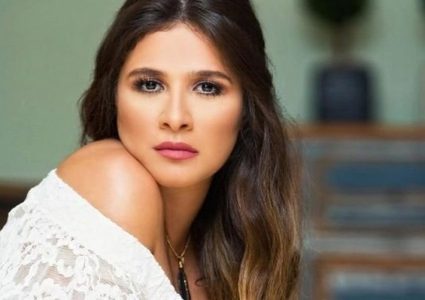 هكذا ظهرت ياسمين عبد العزيز في أحدث جلسة تصوير