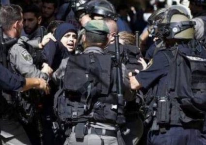 شرطة الاحتلال تقتحم مصلى باب الرحمة وتعبث بالأثاث داخله