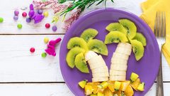 سلطة الفواكه للأطفال