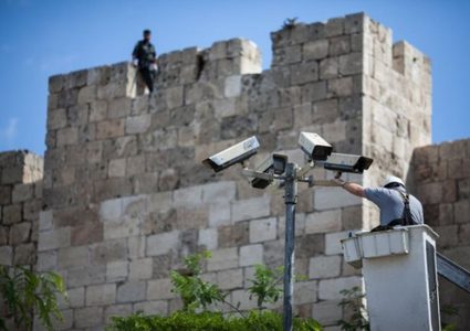"م.ت.ف" كاميرات مراقبة على الطرق توفر الأمن للمستوطنين