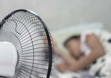 المروحة عند النوم تضر أكثر ما تنفع