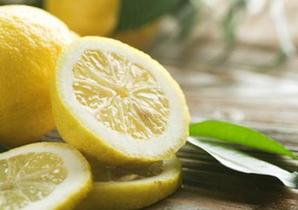 لماذا ينصح الأطباء المرأة الحامل بنتاول "الليمون الحامض" ؟