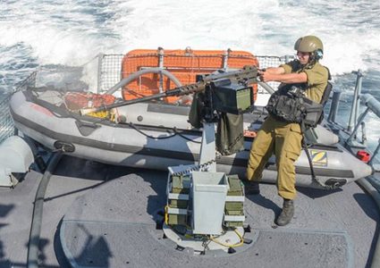 الاحتلال يواصل استهداف الصيادين بـ"النار" في عرض البحر