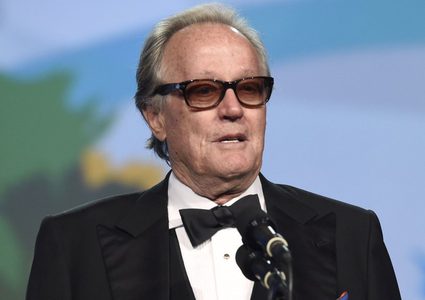 السرطان يودي بحياة الممثل الأمريكي بيتر فوندا