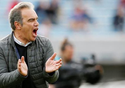 الأهلي المصري يعلن إقالة مديره الفني