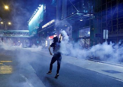 احتجاجات هونغ كونغ تتواصل وإجراءات مشددة لمنعها