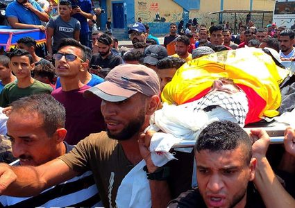 غزة تشيع جثامين شهدائها الثلاثة