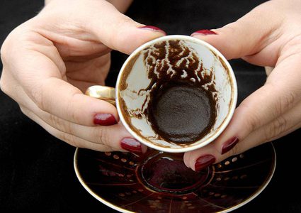 6 فوائد صحية "غير المتوقعة" لتفل القهوة