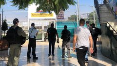 مخابرات الاحتلال تداهم ملعب برج اللقلق