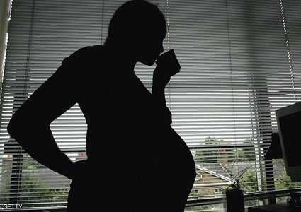 أم تضع توأمين بينهما 11 أسبوع