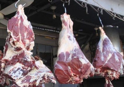 الضابطة الجمركية تصادر أطعمة ممنوعة من الأسواق الفلسطينية