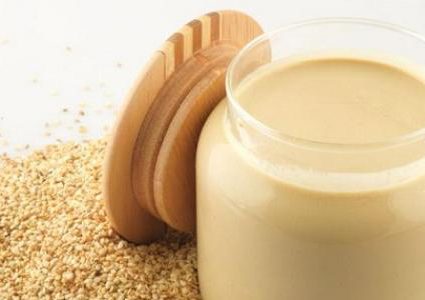 طحينة السمسم لزيادة قوة العظام