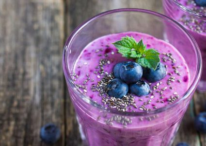 مخفوق التوت وبذور الشيا