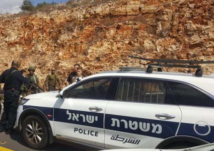 اعتقال شاب وفتاة بزعم حيازتهما سكينا