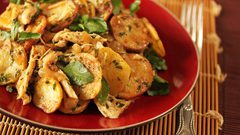 سلطة البطاطا والدجاج بالكاري