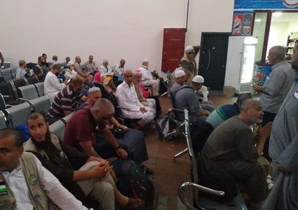 حجاج قطاع غزة يصلون للصالة المصرية