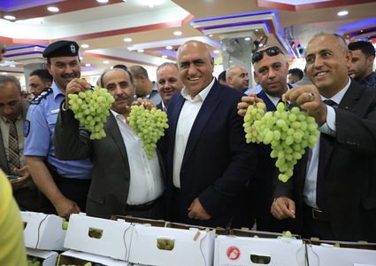 افتتاح مهرجان العنب والمنتجات النسوية في محافظة جنين