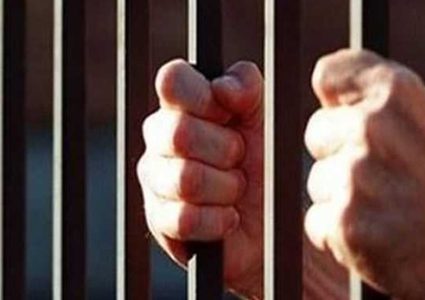 النيابة تقرر حبس زوجة وأبنائها قتلوا والدهم