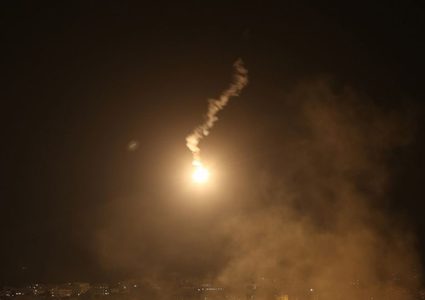 الاحتلال يطلق النار على شاب شرق غزة