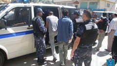 الشرطة تقبض على شخصين من تجار المخدرات شرق نابلس