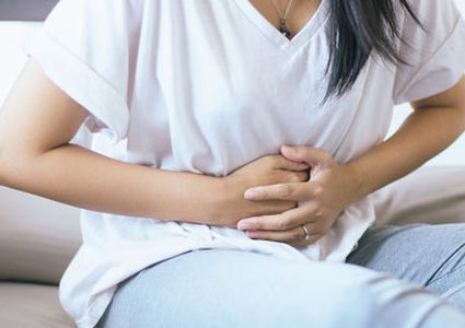 انتفاخ البطن وعلاقته بالدورة الشهرية