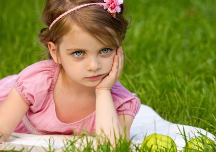 أطعمة تسبب تشوه أسنان طفلك