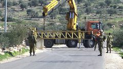 اغلاق الطرق الرئيسية غرب رام الله وتفتيش لمركبات المواطنين