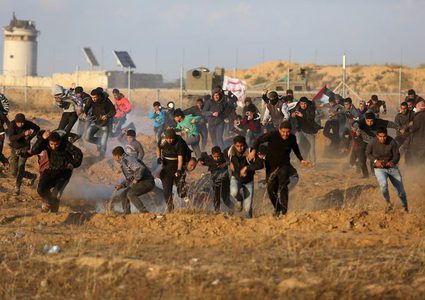 إصابات بالرصاص وبالاختناق جراء قمع الاحتلال مسيرات العودة السلمية