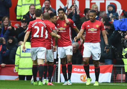 "سقوط مؤلم" لمانشستر يونايتد على ملعبه في الثواني الأخيرة