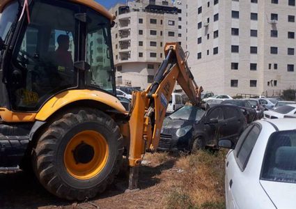 اتلاف 194 مركبة غير قانونية جنوب نابلس