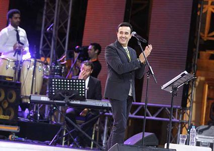 حفل صابر الرباعي يتحدى العوامل الجوية في مهرجان قرطاج الدولي