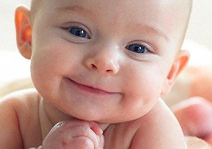 شكل رأس الطفل الرضيع الطبيعي