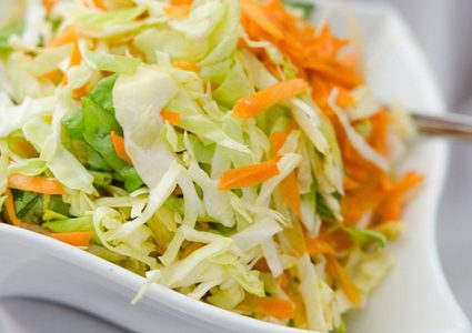 سلطة الملفووف بدون مايونيز