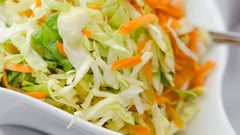 سلطة الملفووف بدون مايونيز