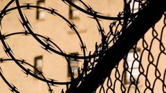 الاحتلال يصعد من إجراءاته القمعية بحق الأسرى المضربين