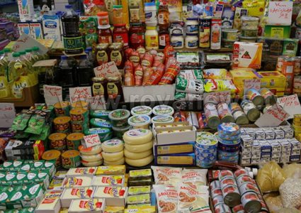 تحذيرات من شراء المواد الغذائية المعروضة تحت الشمس