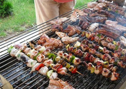 أضرار متعددة للشواء.. وقد يسبب هذا المرض!