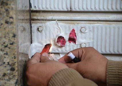 الشرطة ووزارة السياحة تغلقان فندقاً بنابلس