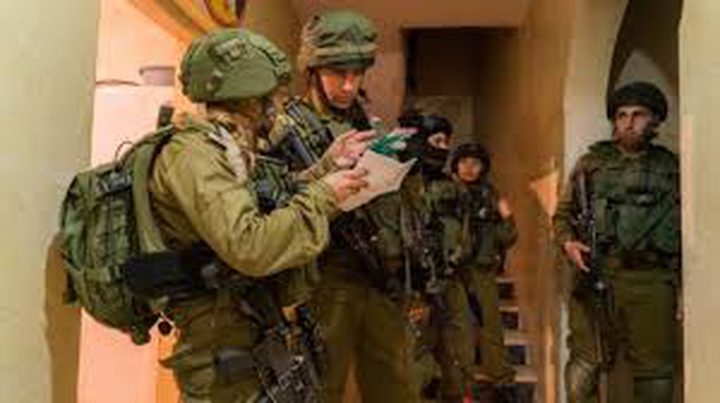 حملة اعتقالات تطال (23) مواطنًا من الضفة