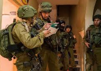 حملة اعتقالات تطال (23) مواطنًا من الضفة